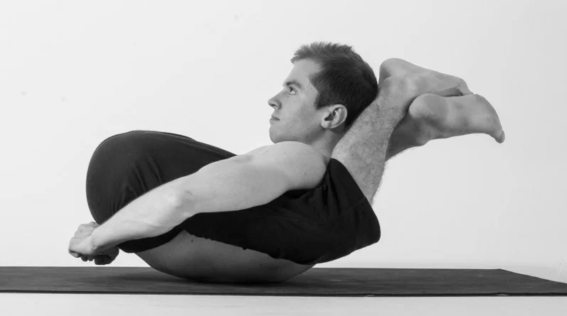 How To Do Yoganidrasana (Sleeping Yogi Yoga Pose) And Its Benefits